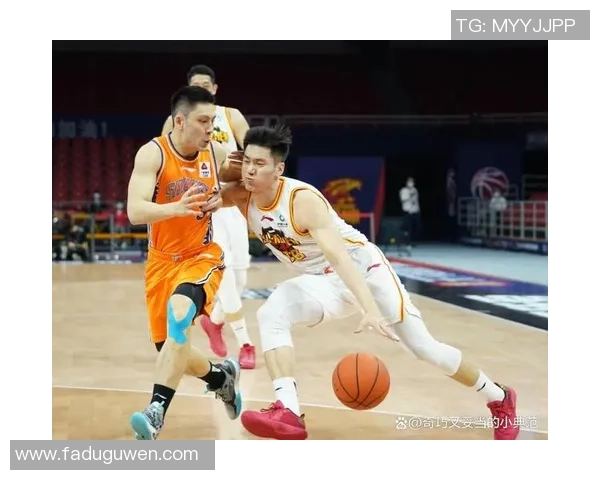 深圳篮球队盯防策略分析及其在比赛中的成效与不足之处探讨